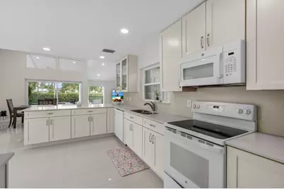 5735 Lakeview Mews Circle, Boynton Beach, FL 33437 - Photo 15