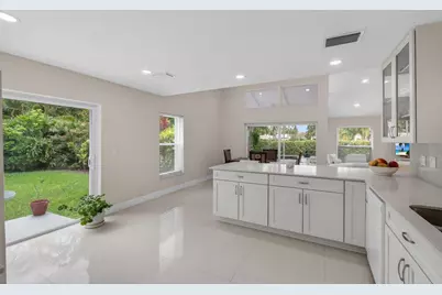 5735 Lakeview Mews Circle, Boynton Beach, FL 33437 - Photo 17