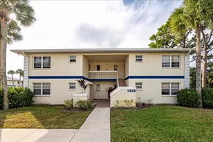 1506 SE Royal Green Cir, Port Saint Lucie, FL 34952 - Photo 9