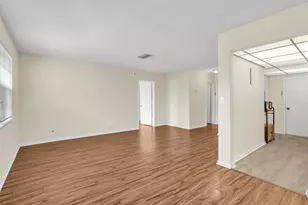 298 SW 6th St, Boca Raton, FL 33432 - Photo 11