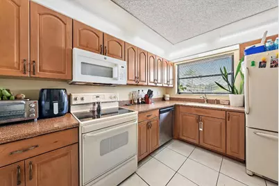 1271 SE Parkview Place #H11, Stuart, FL 34994 - Photo 5