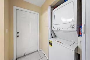 1271 SE Parkview Pl, Stuart, FL 34994 - Photo 19