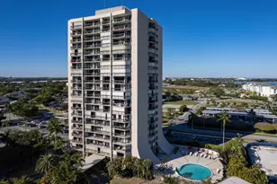 2425 Presidential Way, West Palm Beach, FL 33401 - Photo 15