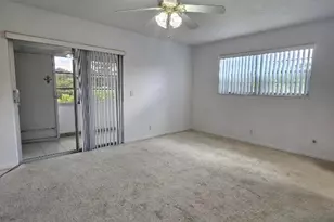 105 Windsor E, West Palm Beach, FL 33417 - Photo 7