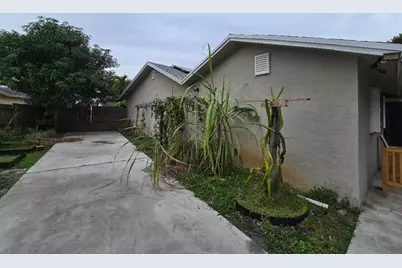 301 NW 83rd Way, Hollywood, FL 33024 - Photo 3