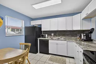 419 Lake Dora Dr, West Palm Beach, FL 33411 - Photo 9