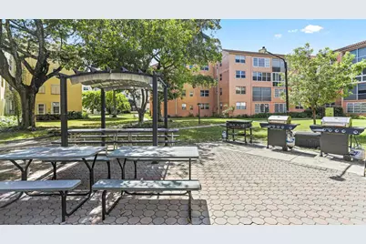 2811 Somerset Drive #404, Lauderdale Lakes, FL 33311 - Photo 23