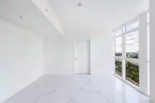 400 Sunny Isles Blvd, Sunny Isles Beach, FL 33160 - Photo 21
