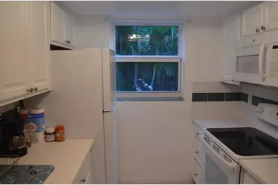 658 NE 6th Court E #E, Boynton Beach, FL 33435 - Photo 17