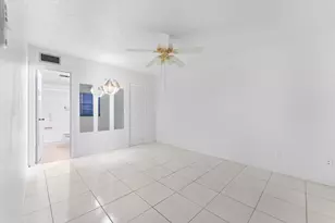 117 Lake Dora Dr, West Palm Beach, FL 33411 - Photo 9