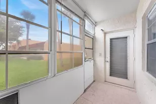 117 Lake Dora Dr, West Palm Beach, FL 33411 - Photo 13