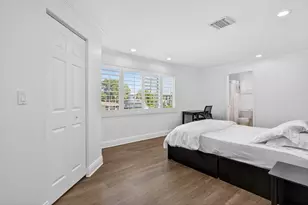 736 NE 34th Ct, Oakland Park, FL 33334 - Photo 25