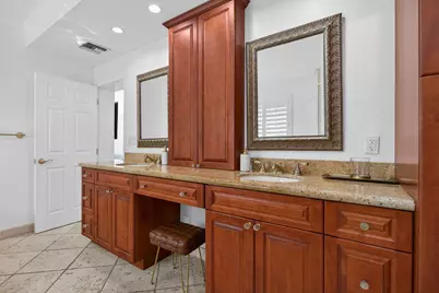 736 NE 34th Court, Oakland Park, FL 33334 - Photo 21