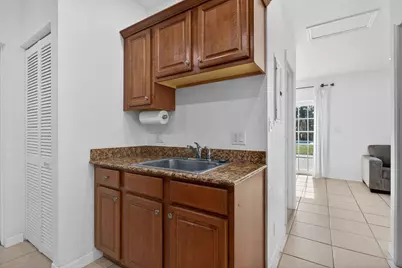 736 NE 34th Court, Oakland Park, FL 33334 - Photo 37