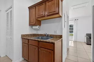736 NE 34th Ct, Oakland Park, FL 33334 - Photo 37