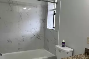 2103 Waterview Cir, Palm Springs, FL 33461 - Photo 9