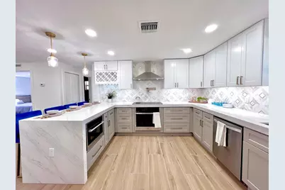 118 SW 9th Avenue, Delray Beach, FL 33444 - Photo 1