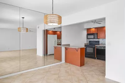 306 Wellington E, West Palm Beach, FL 33417 - Photo 5