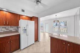 306 Wellington E, West Palm Beach, FL 33417 - Photo 7