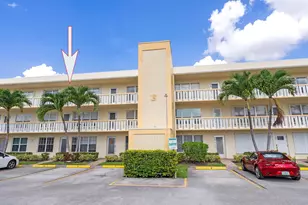 306 Wellington E, West Palm Beach, FL 33417 - Photo 3