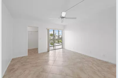 306 Wellington E, West Palm Beach, FL 33417 - Photo 11