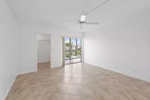 306 Wellington E, West Palm Beach, FL 33417 - Photo 11