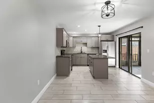 2302 SE Round Table Dr, Port Saint Lucie, FL 34952 - Photo 11