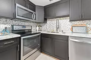 196 Grantham F, Deerfield Beach, FL 33442 - Photo 7