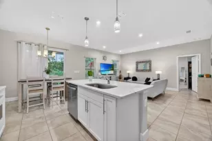 188 SW Pomeroy St, Stuart, FL 34997 - Photo 5