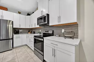 188 SW Pomeroy St, Stuart, FL 34997 - Photo 5