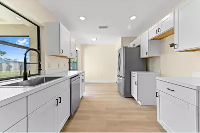 571 SE Anchor Lane, Port Saint Lucie, FL 34983 - Photo 3