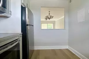 9370 SW 8th St, Boca Raton, FL 33428 - Photo 5