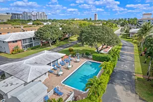 10 SE 13th St, Boca Raton, FL 33432 - Photo 3