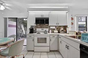 10215 N Circle Lake Dr, Boynton Beach, FL 33437 - Photo 7