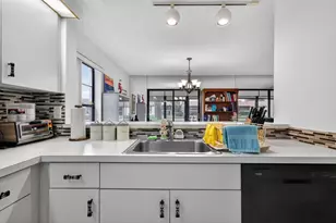 10215 N Circle Lake Dr, Boynton Beach, FL 33437 - Photo 9