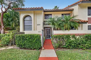 10215 N Circle Lake Dr, Boynton Beach, FL 33437 - Photo 1