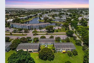 301 Farnham M #301, Deerfield Beach, FL 33442 - Photo 3