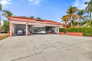 15580 Bellanca Ln, Wellington, FL 33414 - Photo 29