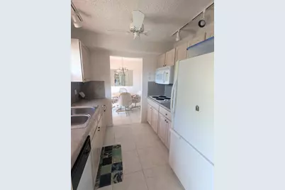 2 Golfs Edge #D, West Palm Beach, FL 33417 - Photo 3
