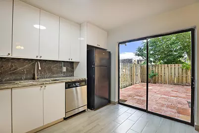 253 Woodland Road, Palm Springs, FL 33461 - Photo 5