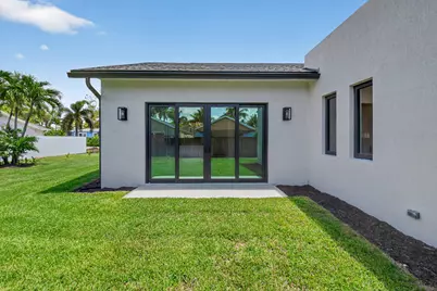 3920 Espan Court, Palm Springs, FL 33461 - Photo 51