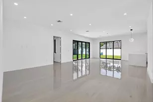 3920 Espan Ct, Palm Springs, FL 33461 - Photo 11
