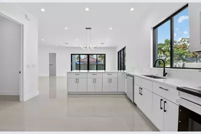 3920 Espan Court, Palm Springs, FL 33461 - Photo 17