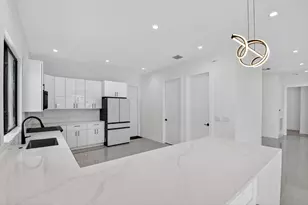 3920 Espan Ct, Palm Springs, FL 33461 - Photo 19