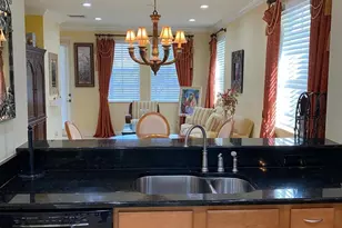 635 Castle Dr, Palm Beach Gardens, FL 33410 - Photo 7