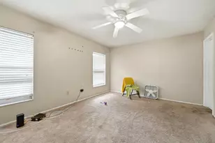 7605 N Sanibel Cir, Tampa, FL 33637 - Photo 15