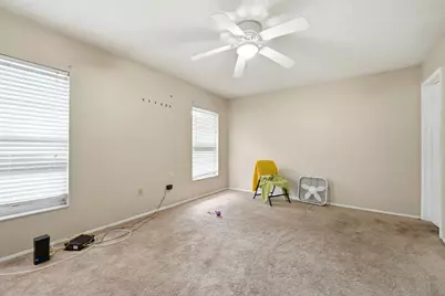 7605 N Sanibel Circle, Tampa, FL 33637 - Photo 17