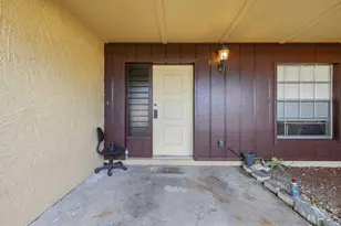 7605 N Sanibel Cir, Tampa, FL 33637 - Photo 5