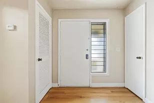 7605 N Sanibel Cir, Tampa, FL 33637 - Photo 13