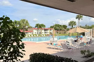 320 Lake Dora Dr, West Palm Beach, FL 33411 - Photo 17